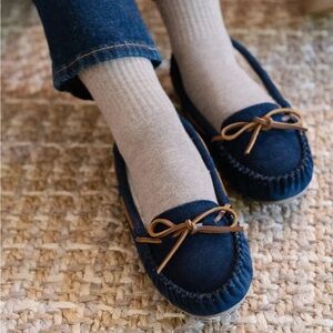 Minnetonka Moccasin Slipper - Navy